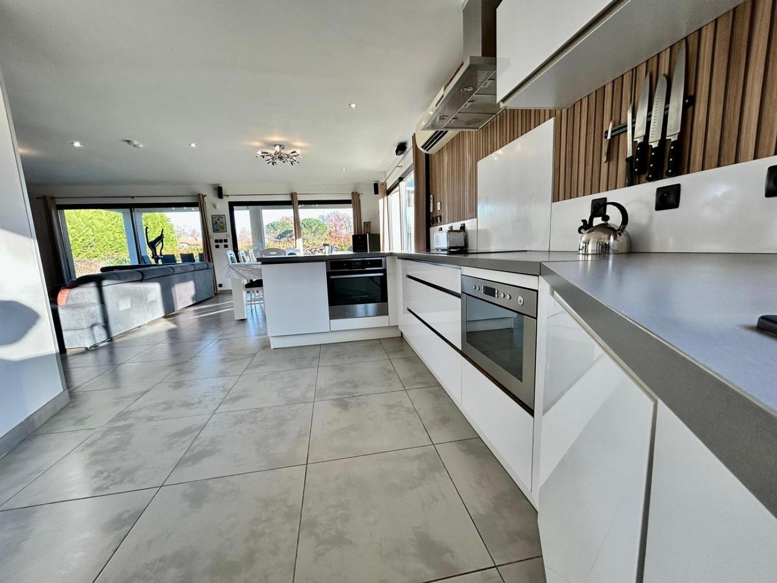Villa Maison Moderne Au Calme Avec Billard, Jacuzzi, Bain A Remous, Piscine, Babyfoot