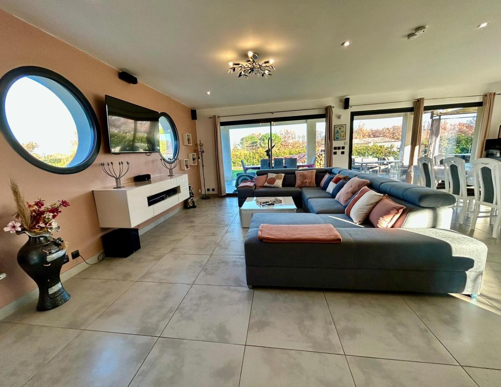Villa Maison Moderne Au Calme Avec Billard, Jacuzzi, Bain A Remous, Piscine, Babyfoot