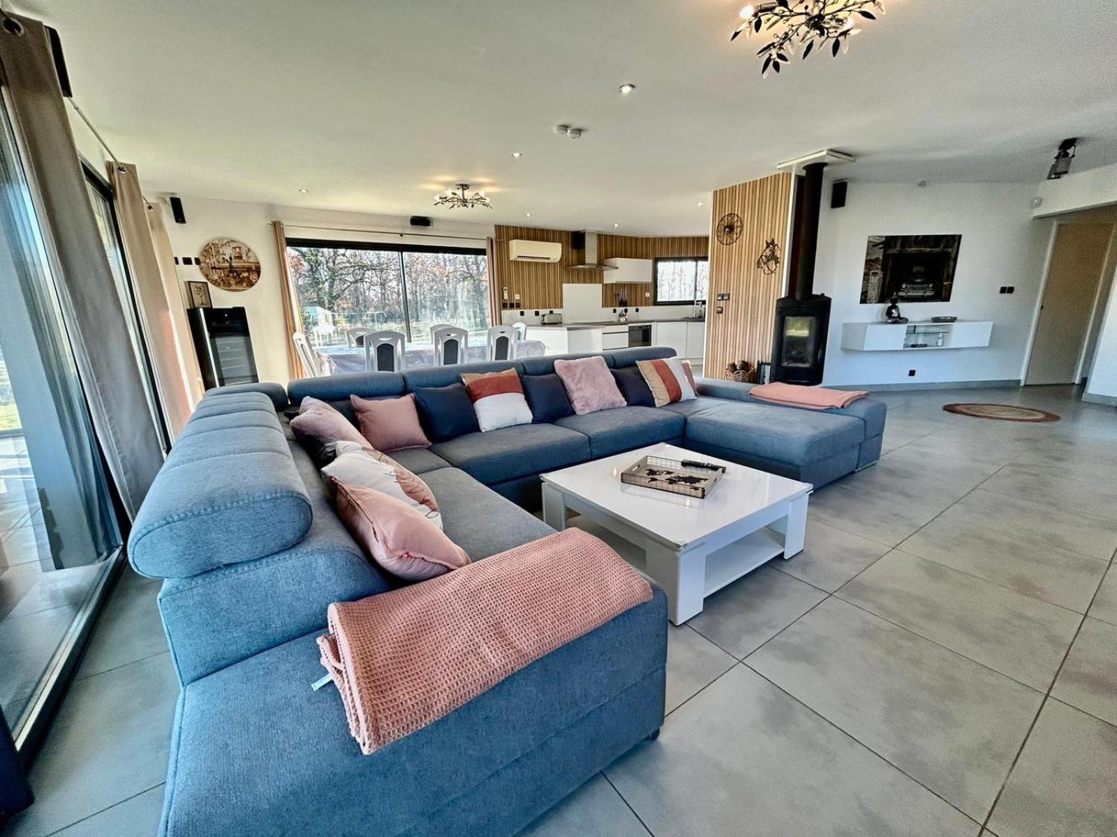 Maison Moderne Au Calme Avec Billard, Jacuzzi, Bain A Remous, Piscine, Babyfoot Villa